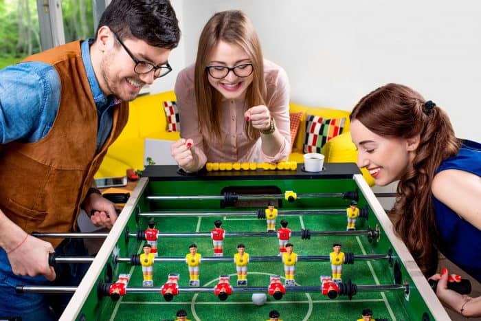 Giochi jugar jeux amis divertenti erasmus serata meilleurs soi amuser amici trascorrere piu erasmusu pong beer suggerimenti